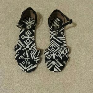 TOMS Tribal print sandals