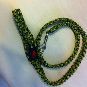 Paracord dog leash