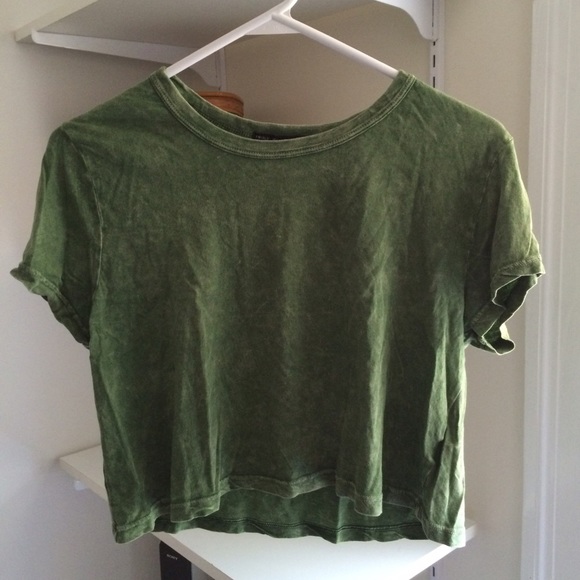 Urban outfitters green crop top size s-m