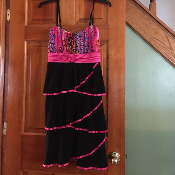 Black and pink dress.  Very beautiful!