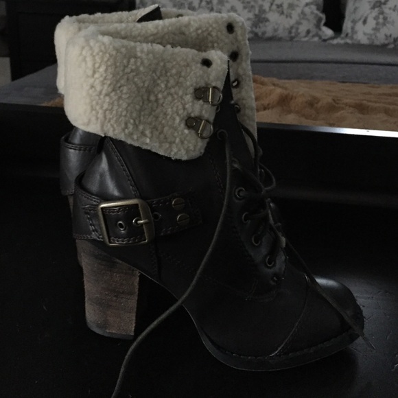 Boot - Picture 2 of 4