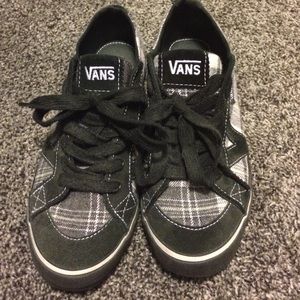 Vans black and white