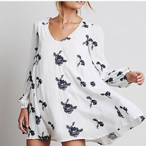 Free People Emma's long sleeve floral dress 🍑
