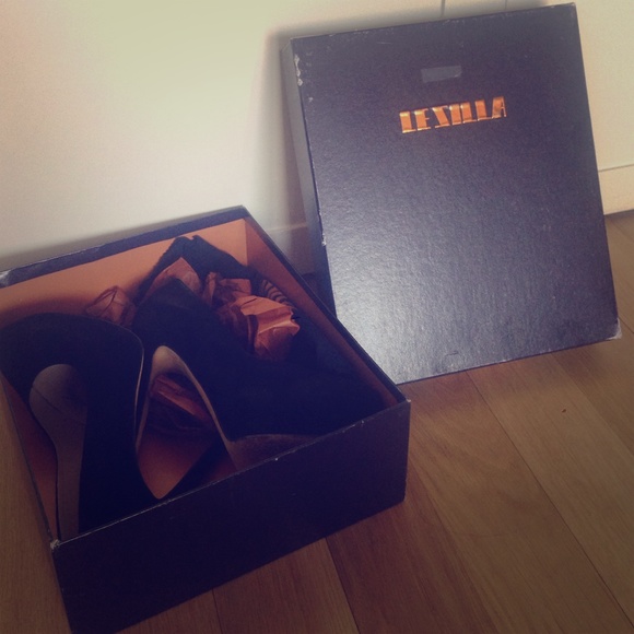 Le Silla black suede platform pumps