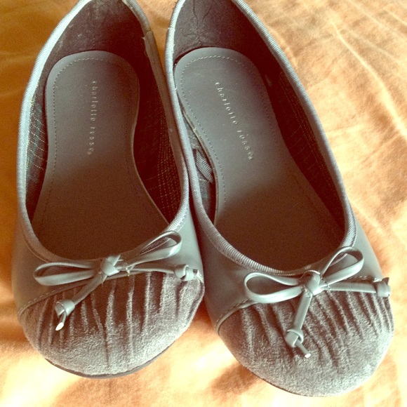NWOT Grey ballet flats, Gray flats