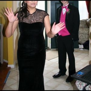 🍎 Black & Lace Formal Mermaid Dress