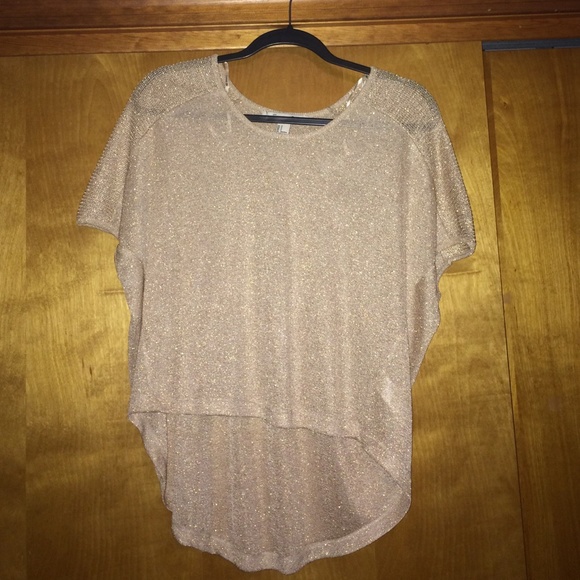 Gold shimmer short sleeved high low shirt