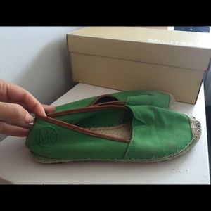❌SOLD❌❌Michael Kors canva/leather slip on