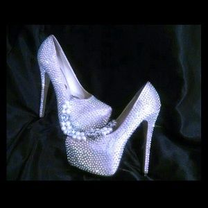 Swarovzki Cinderella Stilettos *Host Pick*