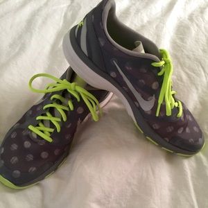 SOLD Nike Women's Dual Fusion Training Print Shoes