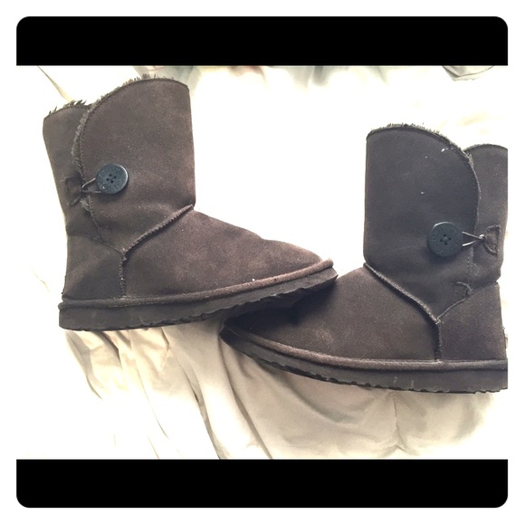 Dark brown bailey button uggs