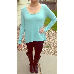 🎀hi low sweater with cut out back🎀