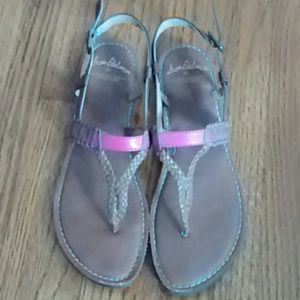 Super cute sandals!!