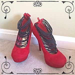 👠HP:5/31 Red hot 5" heels and never worn! 👠
