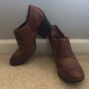 B.O.C. Brown leather Booties
