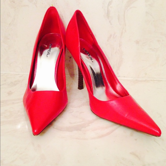 Xappreal red heels with brown pump