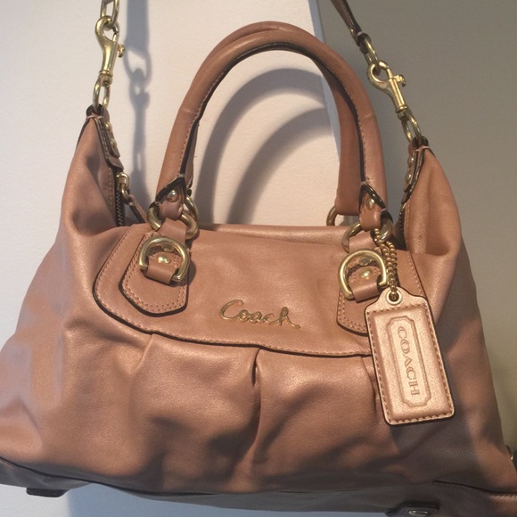 Coach Handbags - COACH Tan Leather handbag
