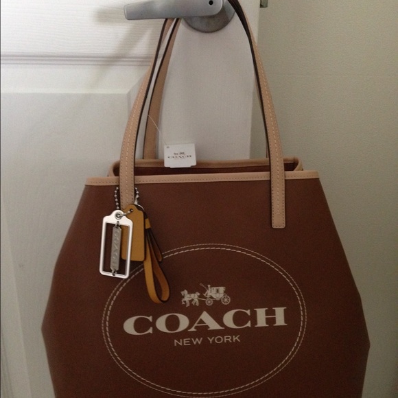 Coach Handbags - Coach tote REDUCED