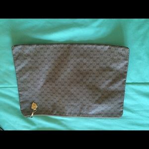 🚨🚨🚨🚨 SOLD Authentic Vintage Gucci pouch.