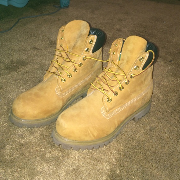 Timberland Shoes - Size 6 in boys but size 8 in girls timberlands