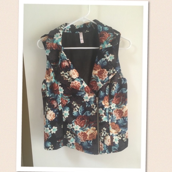 Tops - Flower girl vest