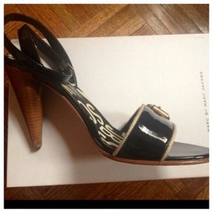 Marc by Marc Jacobs | Blk Patent Leather Sandals