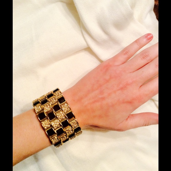 STUNNING STATEMENT CUFF!! <3