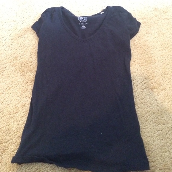 black t shirt