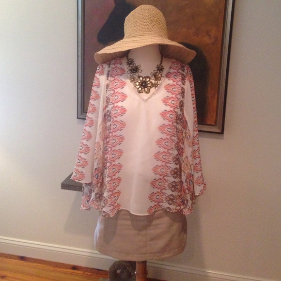 Zoa New York v-neck blouse awesome over tank top! - Picture 1 of 3