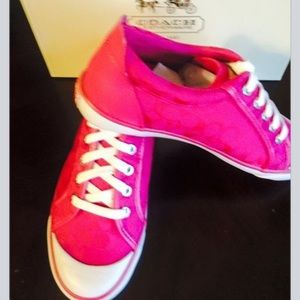 New Fuchsia Coach Tennis