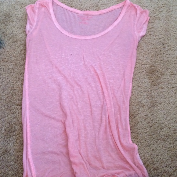 peach shirt