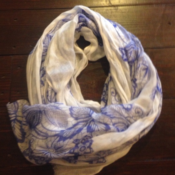 Spring Scarf - Picture 2 of 2