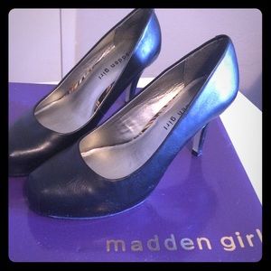 Black Heels. Rarely worn and very Comfortable!