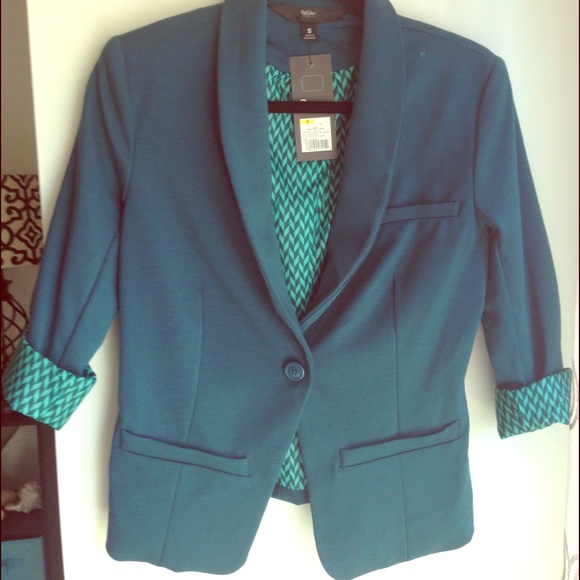 Brand New: Hedge Green Blazer with chevron details
