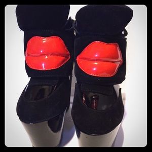 Kiss Me's (Wedges)