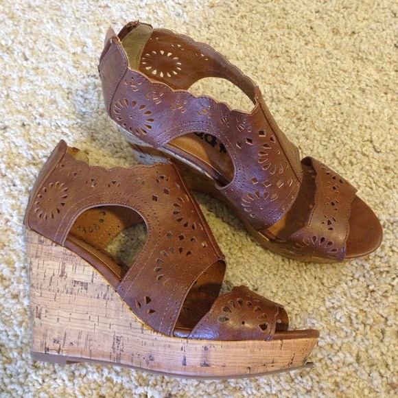 Mudd Shoes - Mudd Die cut Cork Wedge