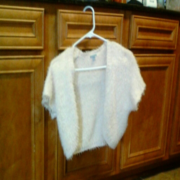 Chic cropped cardigan