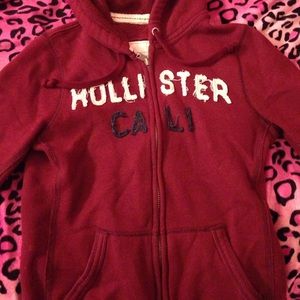 Maroon Hollister sweatshirt