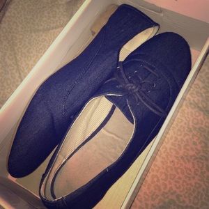 Cute shoessss 💛 denim 😩‼️