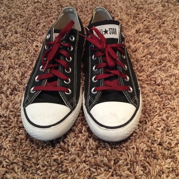 Basically new men's size 7/ women's 9 converse