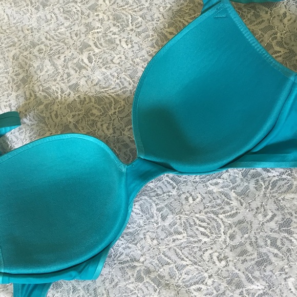 ❌SOLD❌ Victoria's Secret push up bra. Blue, 34D. - Picture 2 of 4
