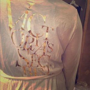🎉Victoria's secret robe!🎉