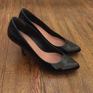 Vince Camuto patent leather pumps