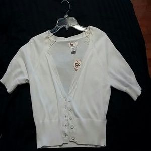 White short sleeve sweater
