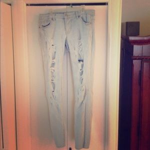 Ripped/distressed skinny jeans