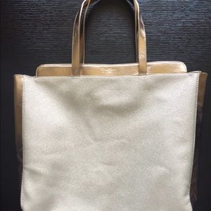 Cute Jessica Simpson tote