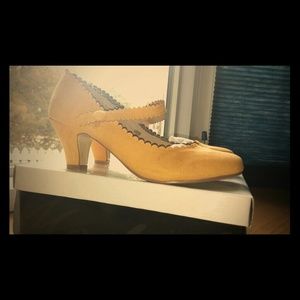Mustard High Heels