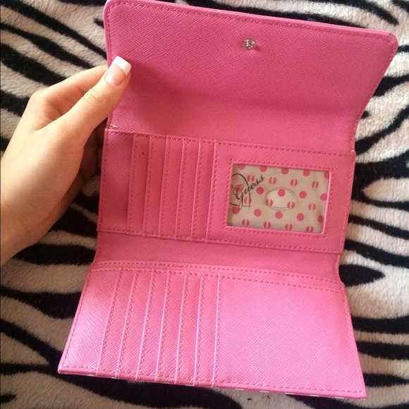 Pink GUESS wallet - Picture 3 of 4