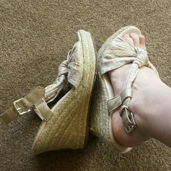 Summer wedges