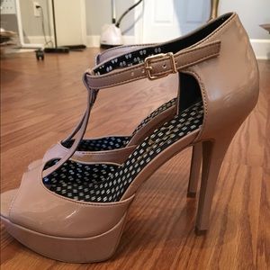 Jessica Simpson nude patent Bansi sandals, 7.5